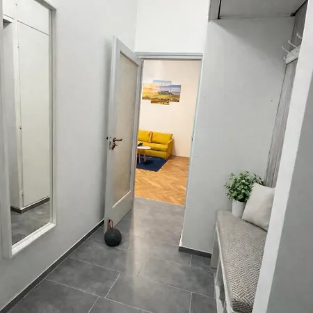 Downtown דירה
